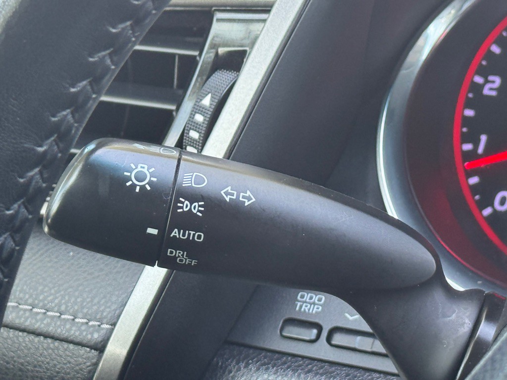 2019 Toyota Camry Image 15