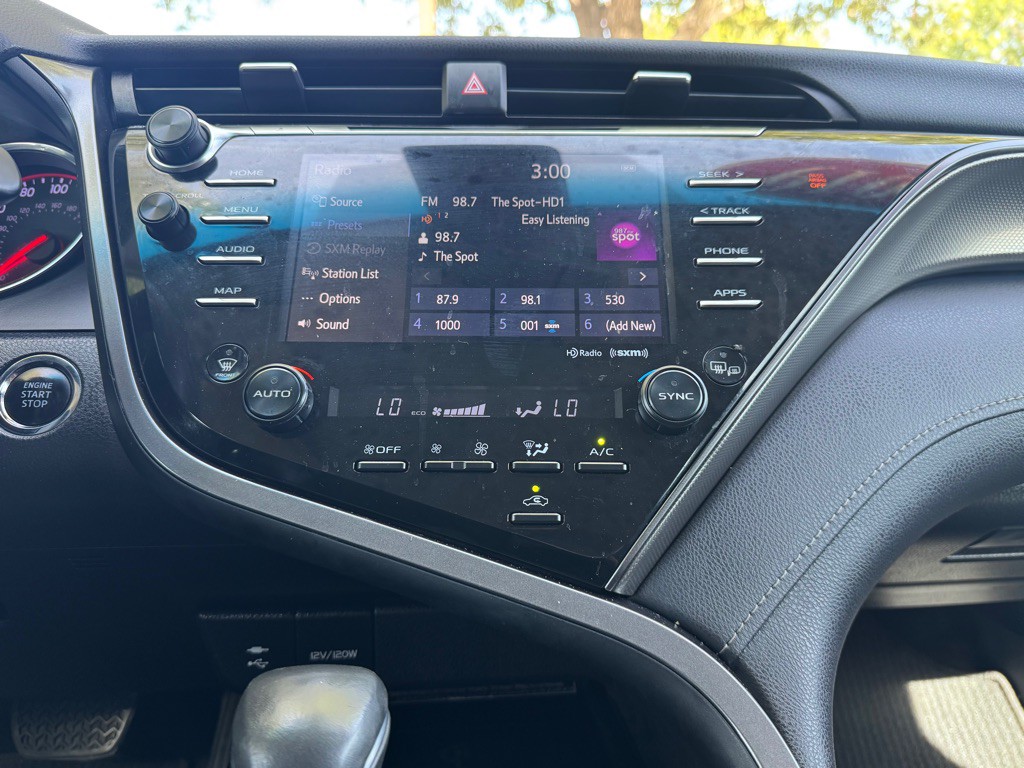 2019 Toyota Camry Image 20