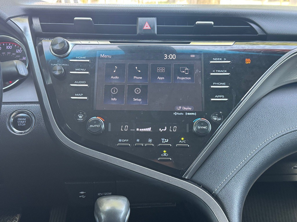 2019 Toyota Camry Image 21