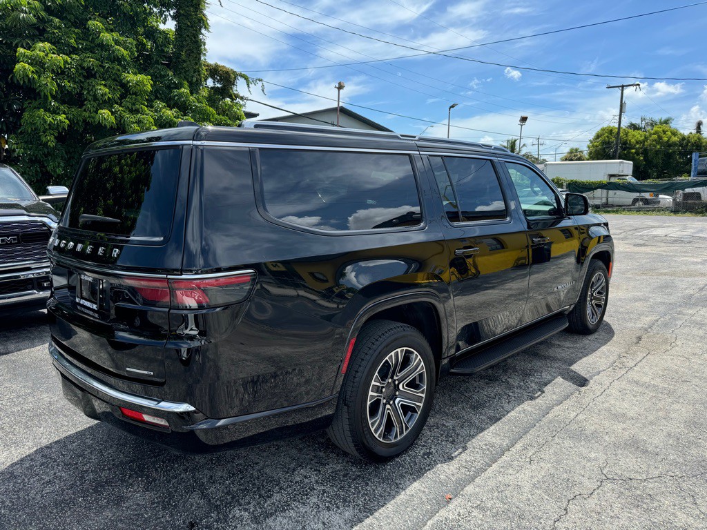 2024 Jeep Wagoneer L Image 14