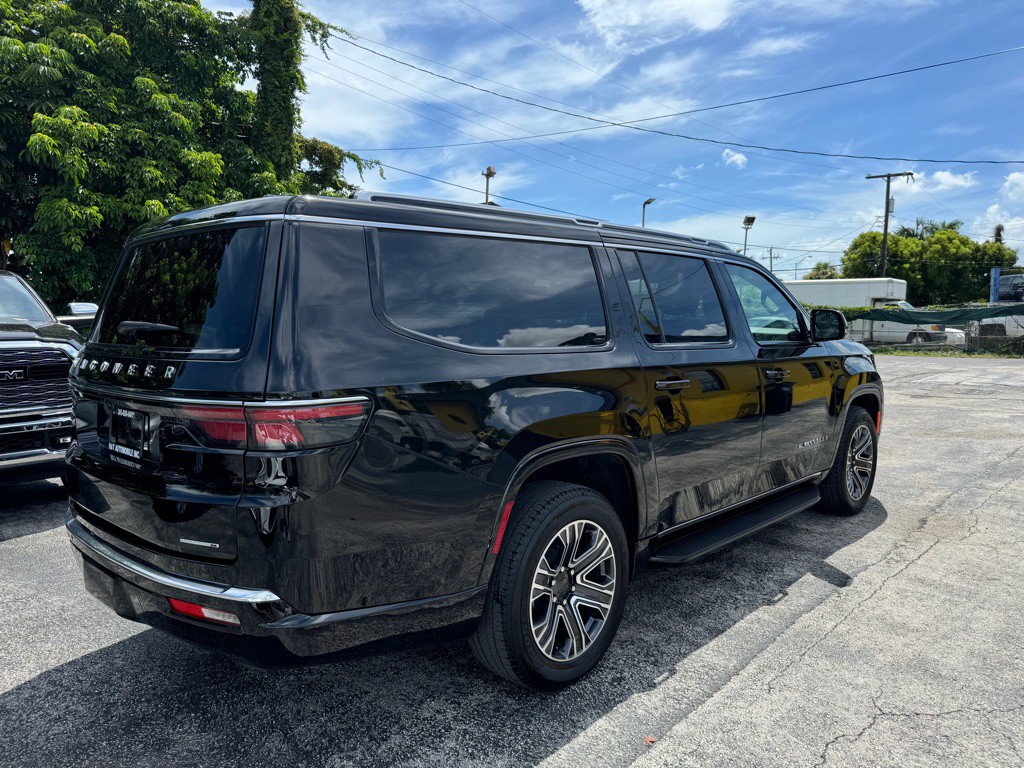 2024 Jeep Wagoneer L Image 15
