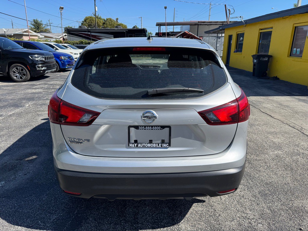 2018 Nissan Rogue Image 10