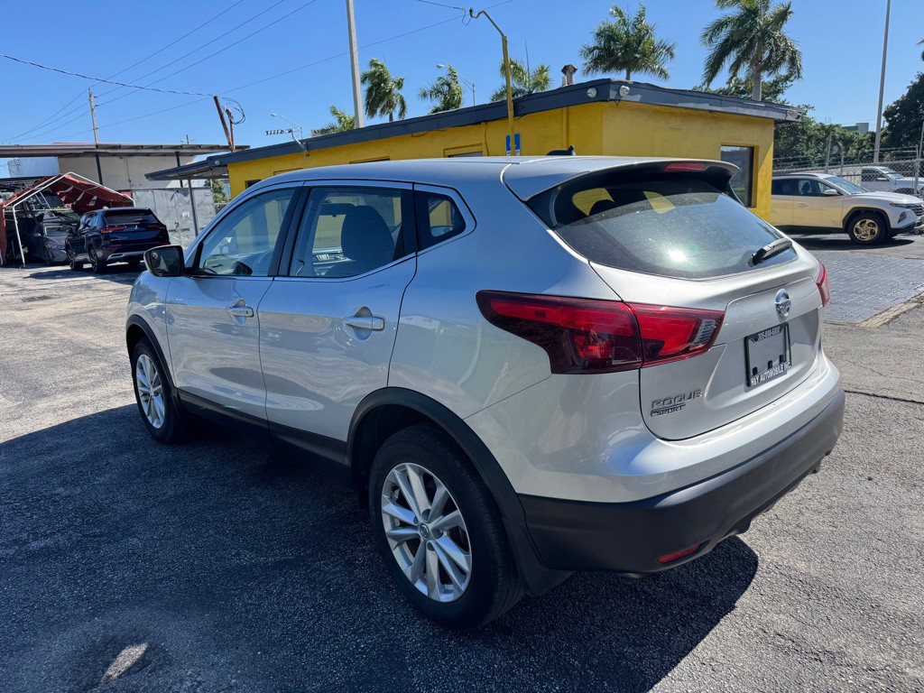 2018 Nissan Rogue Image 13
