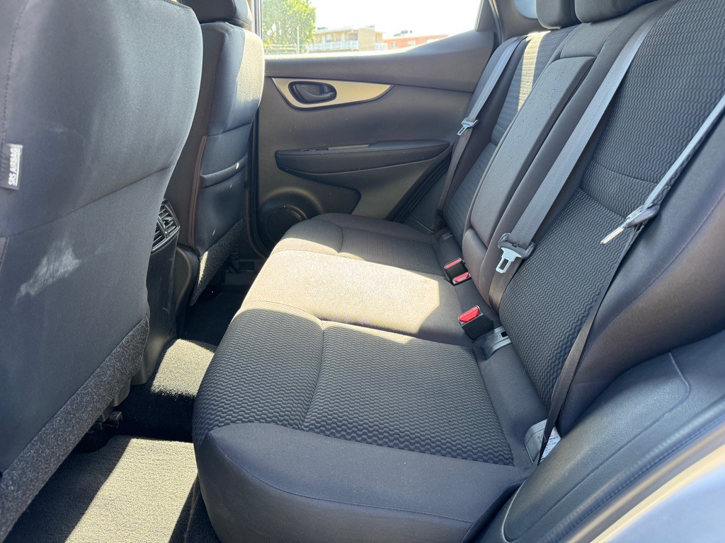 2018 Nissan Rogue Image 18