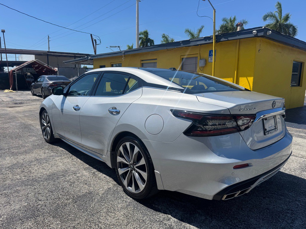 2023 Nissan Maxima Image 10