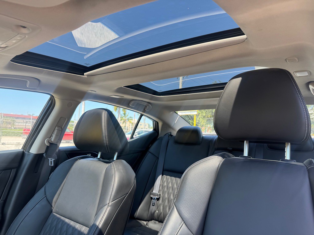 2023 Nissan Maxima Image 16