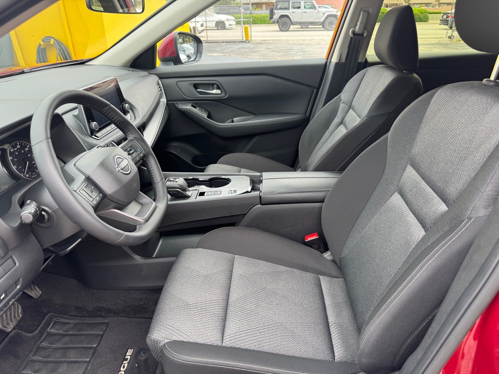 2025 Nissan Rogue Image 15