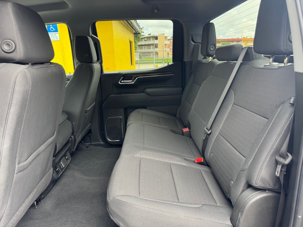 2025 Chevrolet Silverado 1500 Image 18