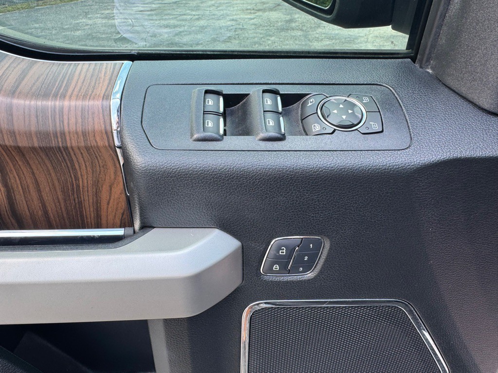 2017 Ford F-150 Image 23