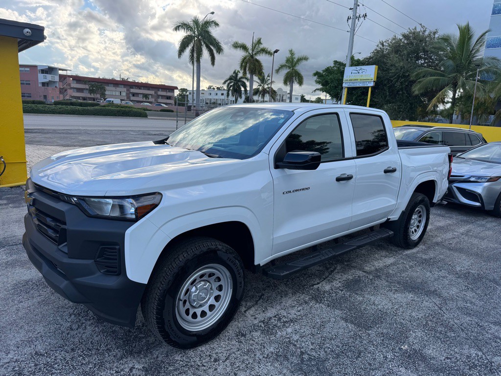 2024 Chevrolet Colorado Image 2