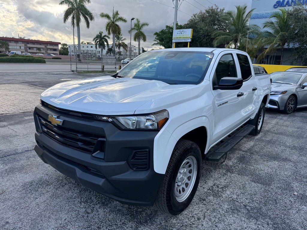 2024 Chevrolet Colorado Image 3