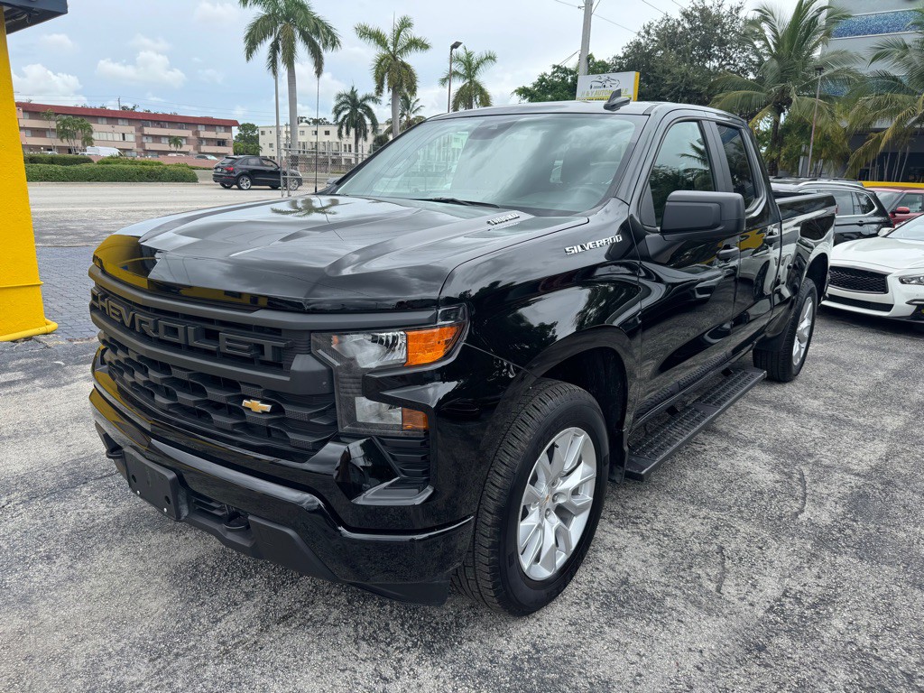 2025 Chevrolet Silverado 1500 Image 3