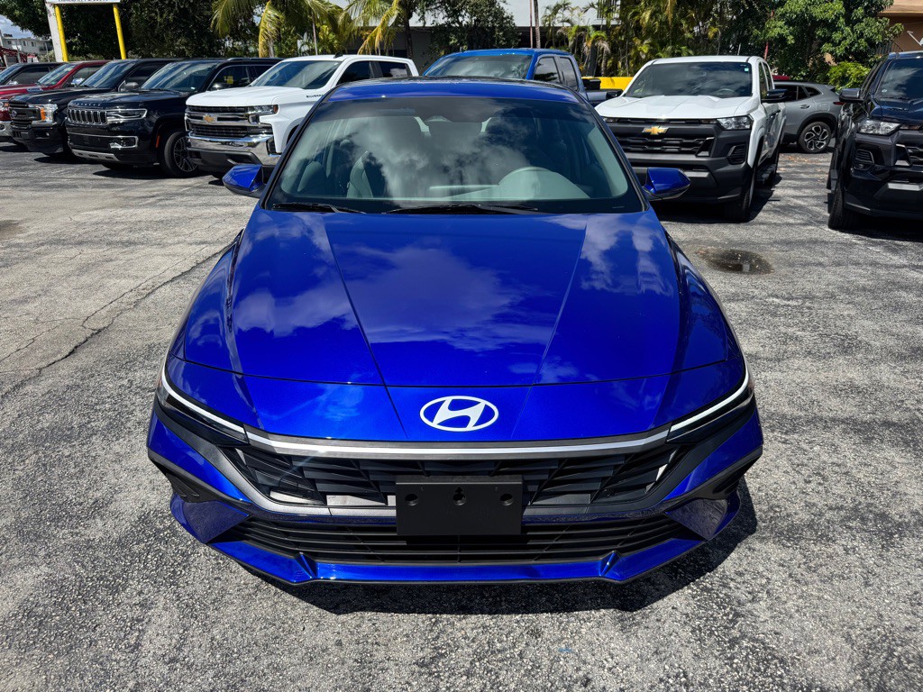 2024 Hyundai Elantra Image 4
