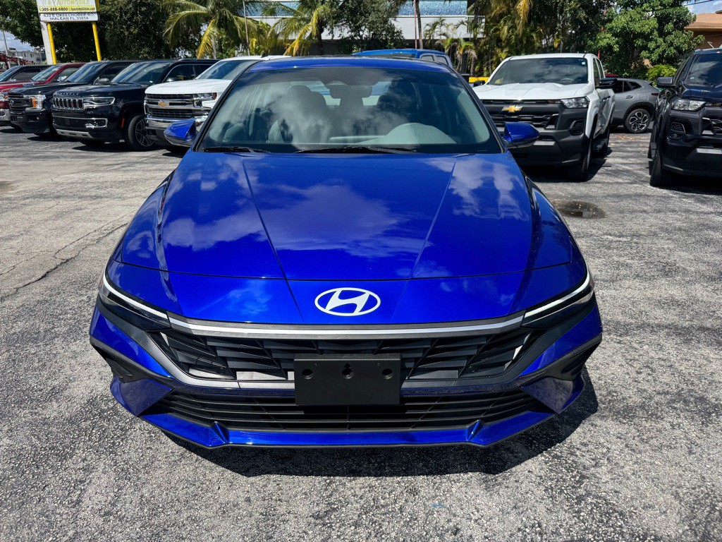 2024 Hyundai Elantra Image 5