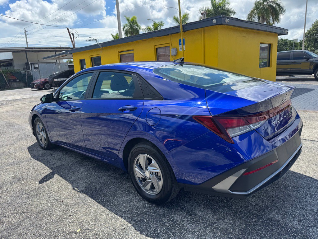 2024 Hyundai Elantra Image 12