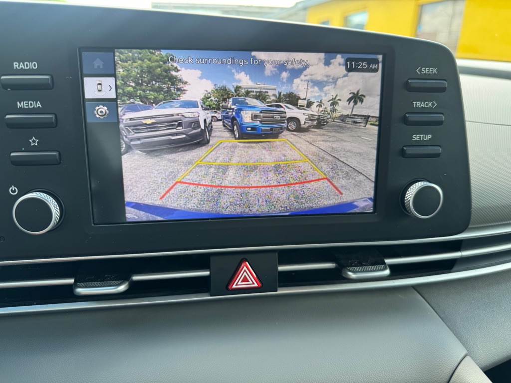 2024 Hyundai Elantra Image 18