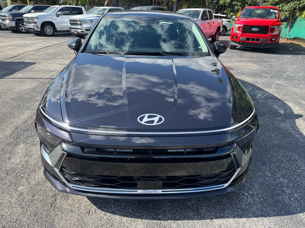 2025 Hyundai Sonata Image 3