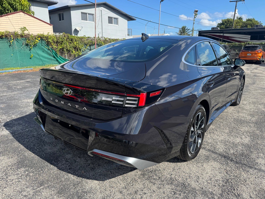 2025 Hyundai Sonata Image 8