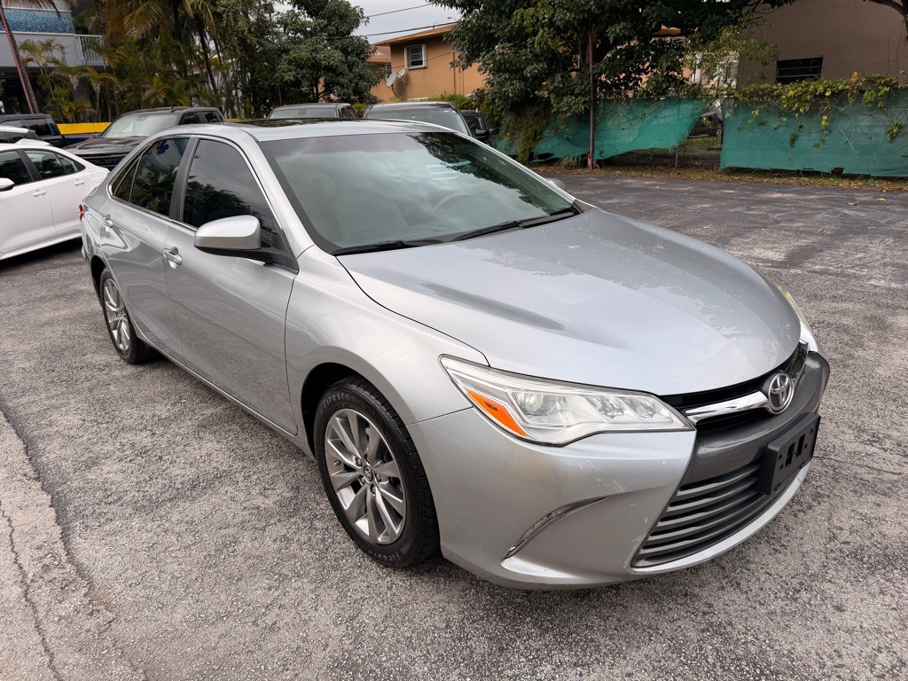 2017 Toyota Camry Image 5