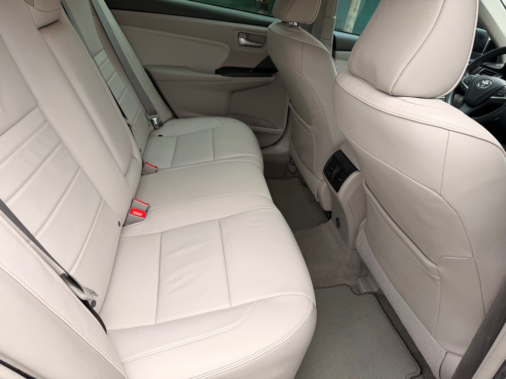 2017 Toyota Camry Image 14