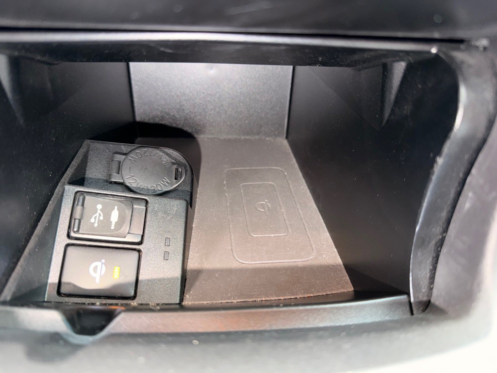 2017 Toyota Camry Image 18