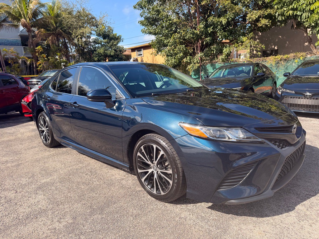 2018 Toyota Camry Image 2