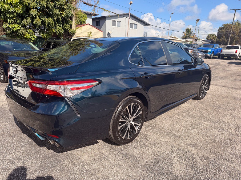 2018 Toyota Camry Image 8
