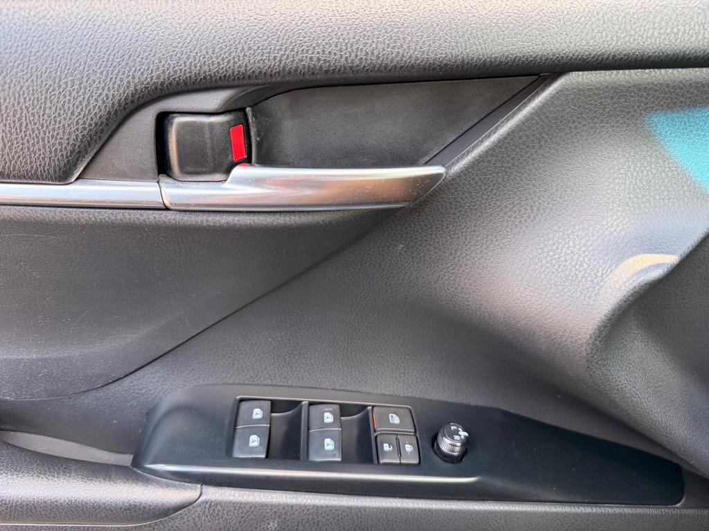 2018 Toyota Camry Image 18