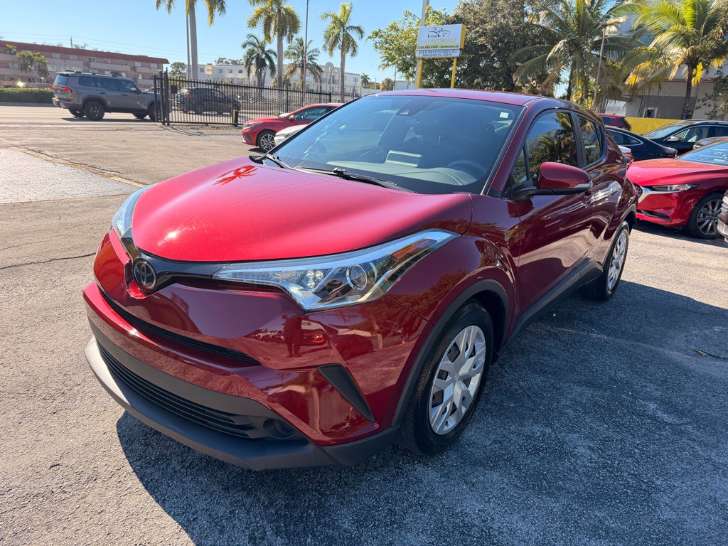 2019 Toyota C-HR Image 2