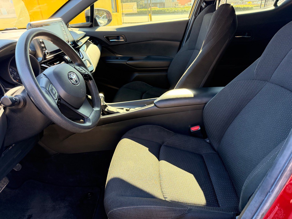 2019 Toyota C-HR Image 13