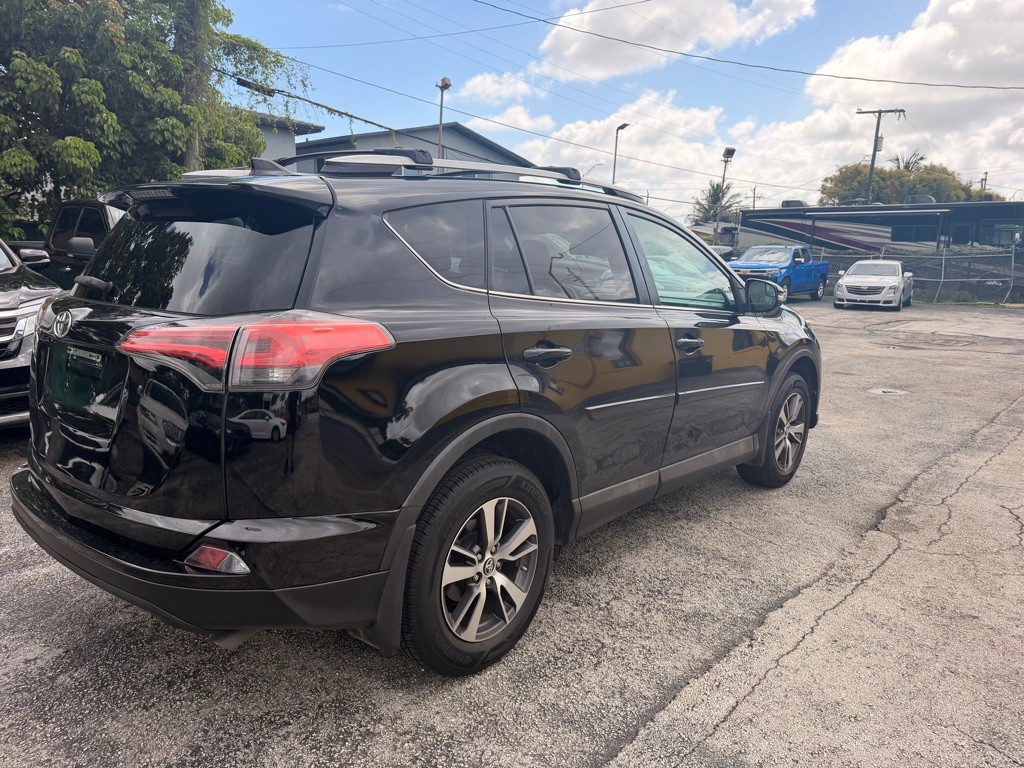 2017 Toyota Rav4 Image 7