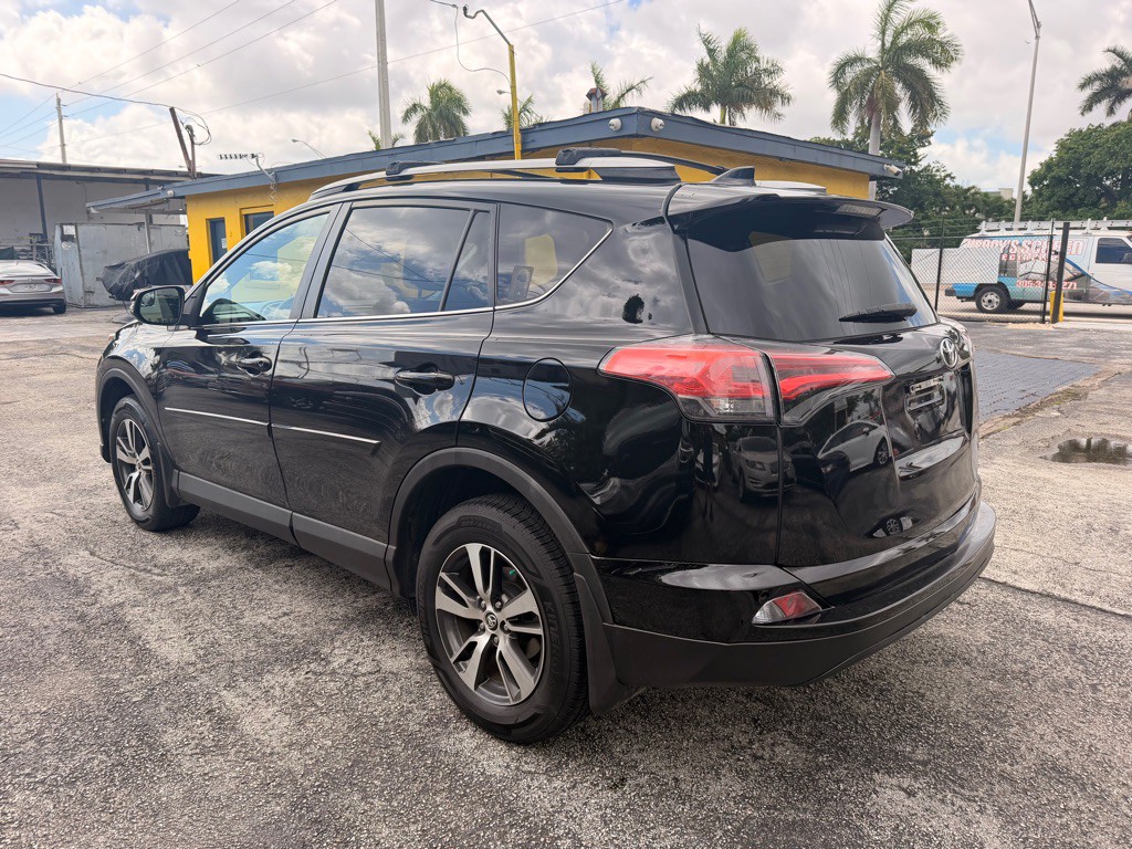 2017 Toyota Rav4 Image 11