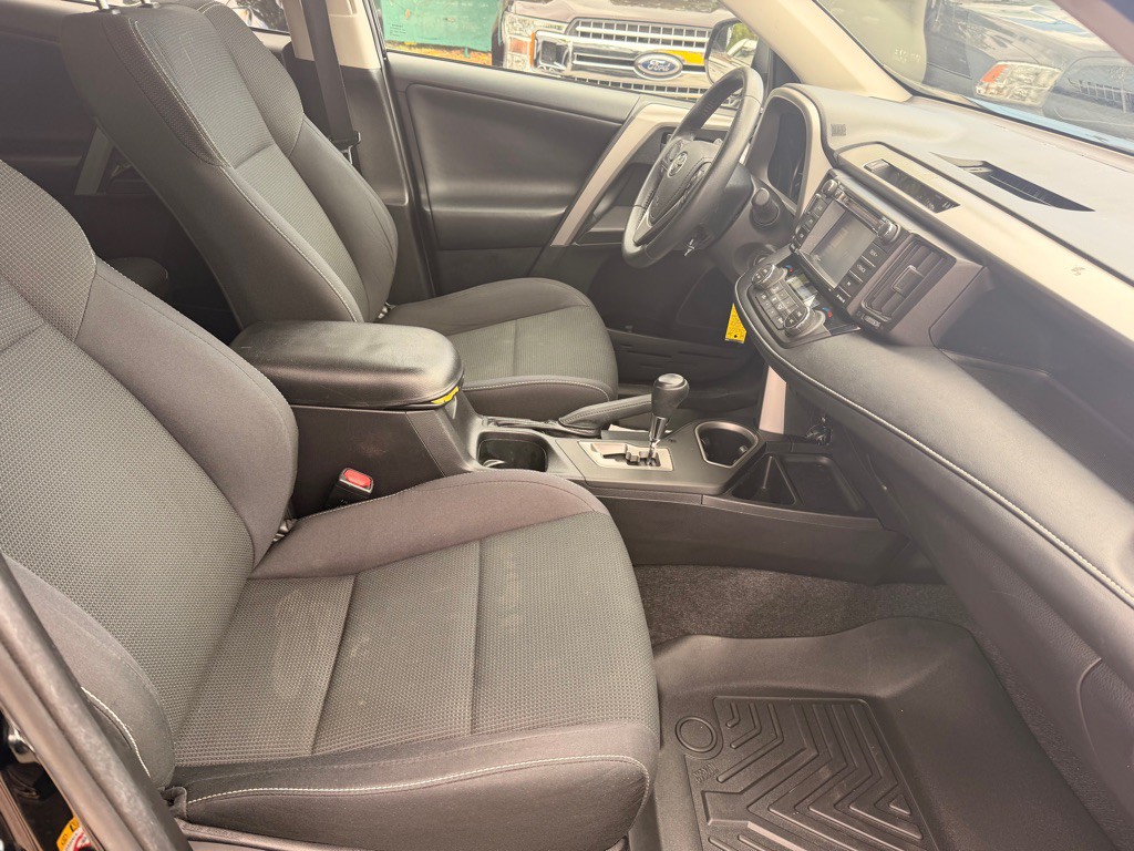 2017 Toyota Rav4 Image 12