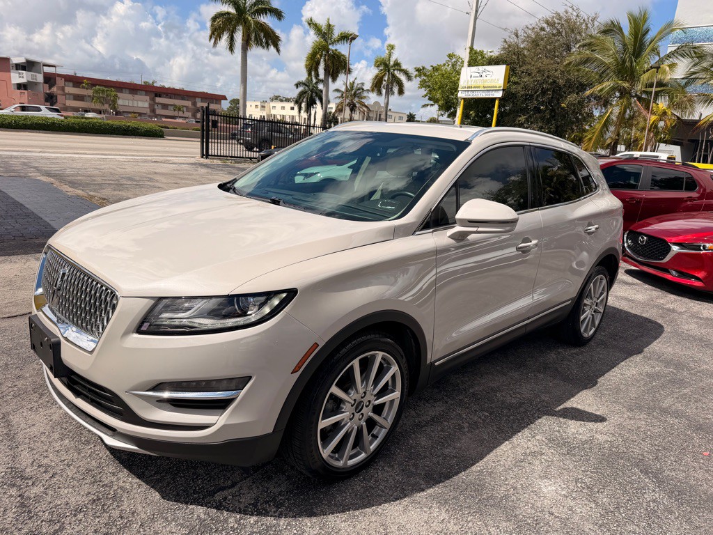 2019 Lincoln MKC Image 2