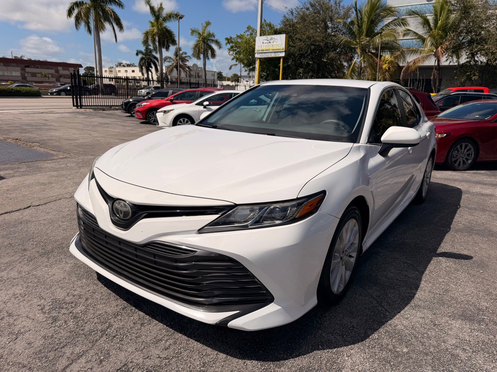 2018 Toyota Camry Image 3