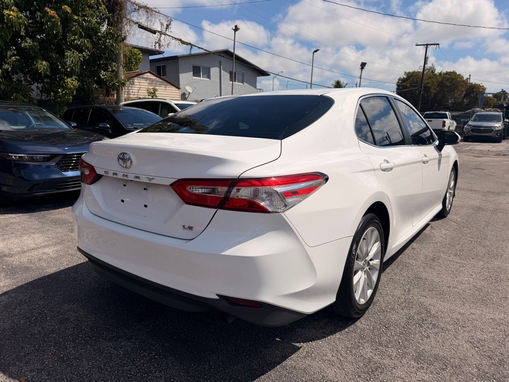 2018 Toyota Camry Image 9