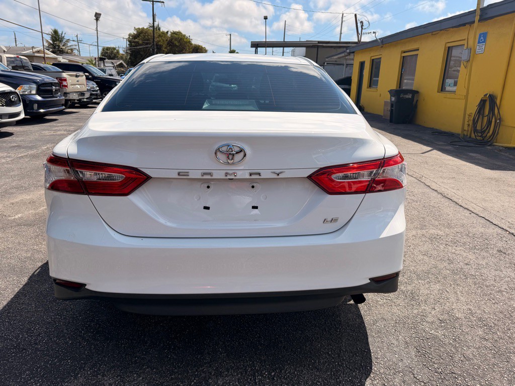2018 Toyota Camry Image 11