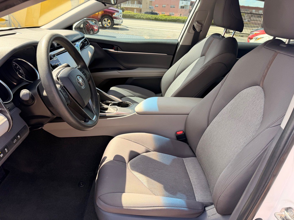 2018 Toyota Camry Image 14