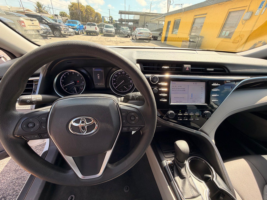 2018 Toyota Camry Image 19