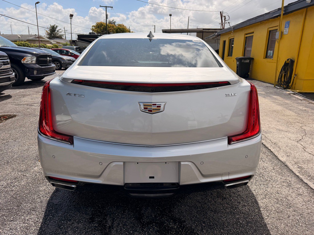2019 Cadillac XTS Image 8