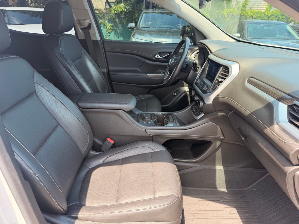 2020 GMC Acadia Image 13