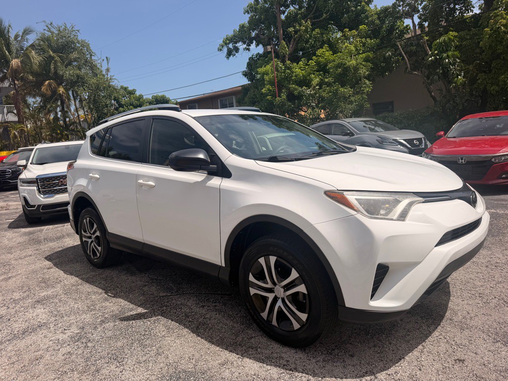 2017 Toyota Rav4 Image 8
