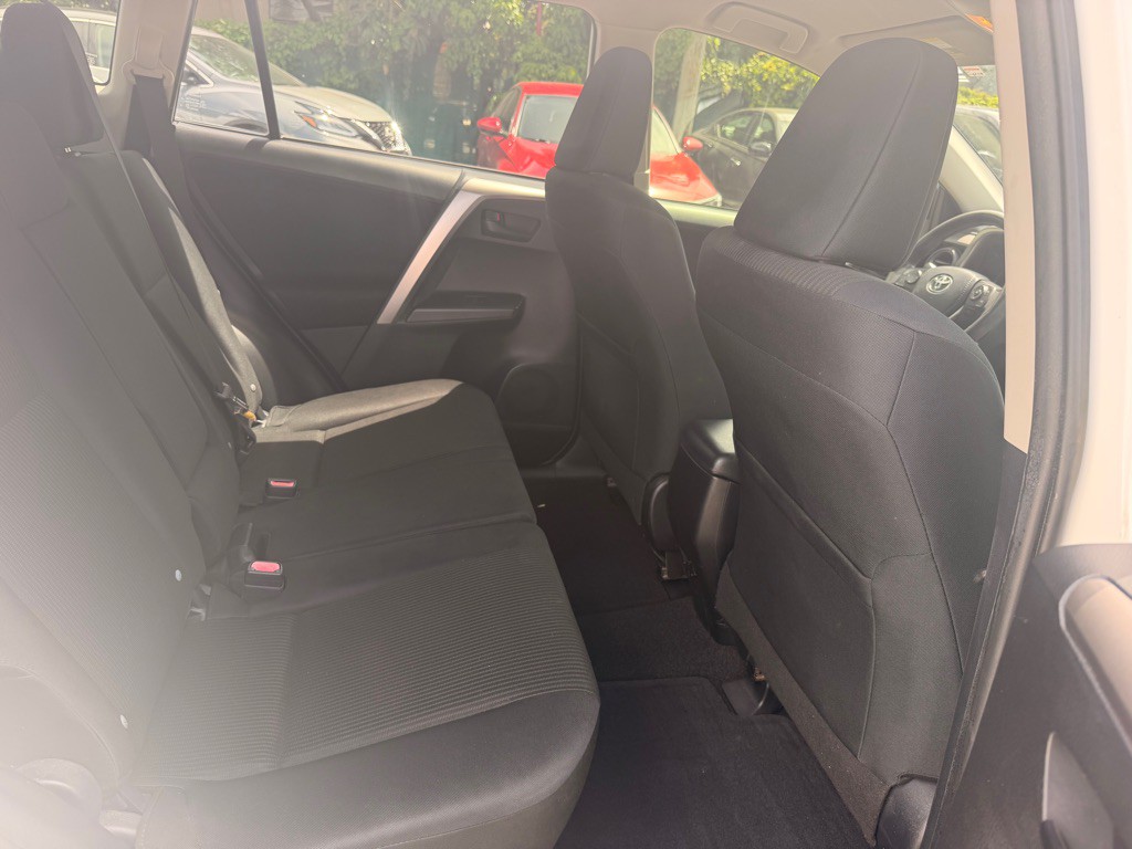 2017 Toyota Rav4 Image 16