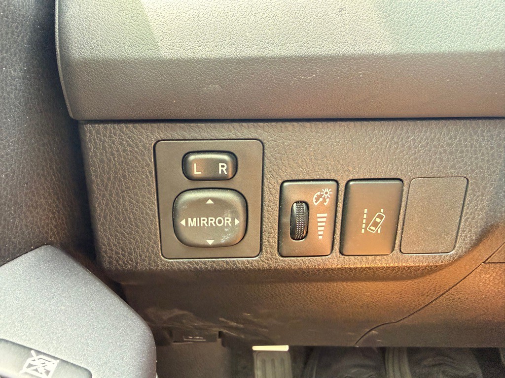 2017 Toyota Rav4 Image 20
