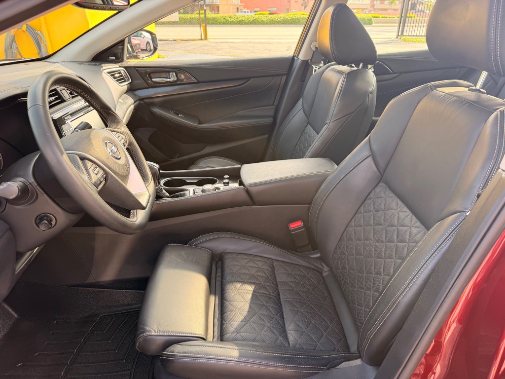 2019 Nissan Maxima Image 14
