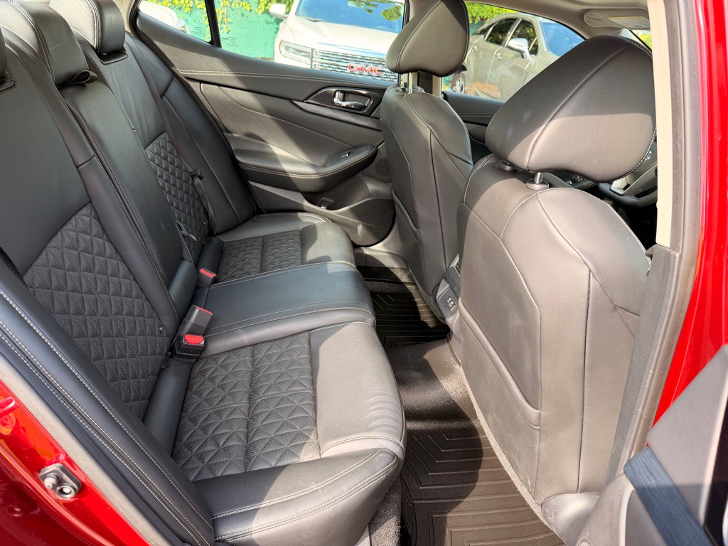 2019 Nissan Maxima Image 17