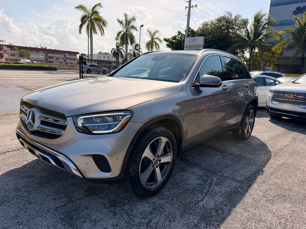 2022 Mercedes-Benz GLC-Class Image 3