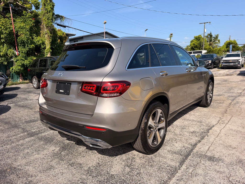 2022 Mercedes-Benz GLC-Class Image 9