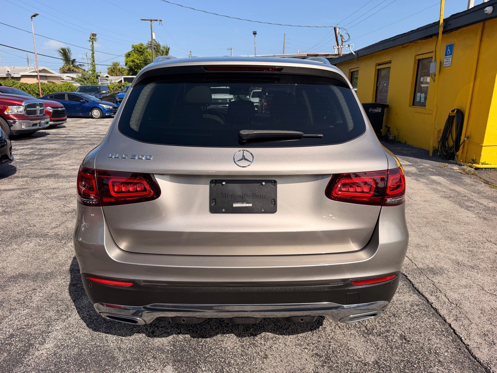 2022 Mercedes-Benz GLC-Class Image 11