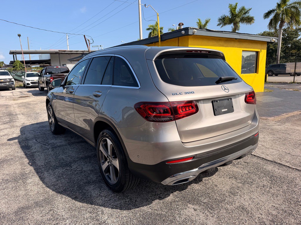 2022 Mercedes-Benz GLC-Class Image 12